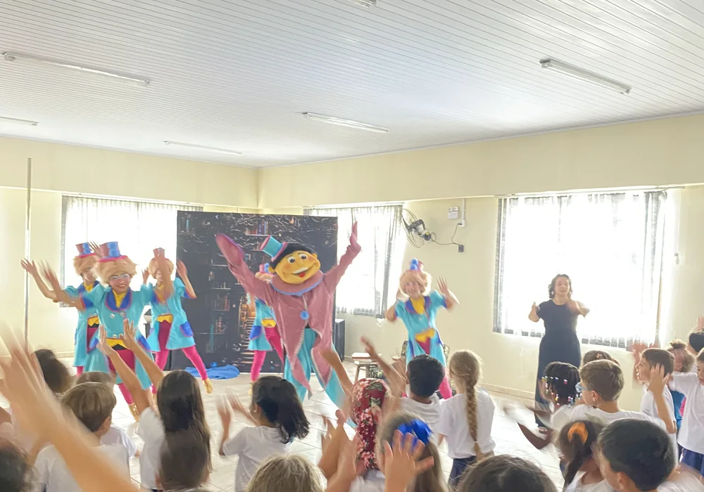 Projeto cultural em escola pública